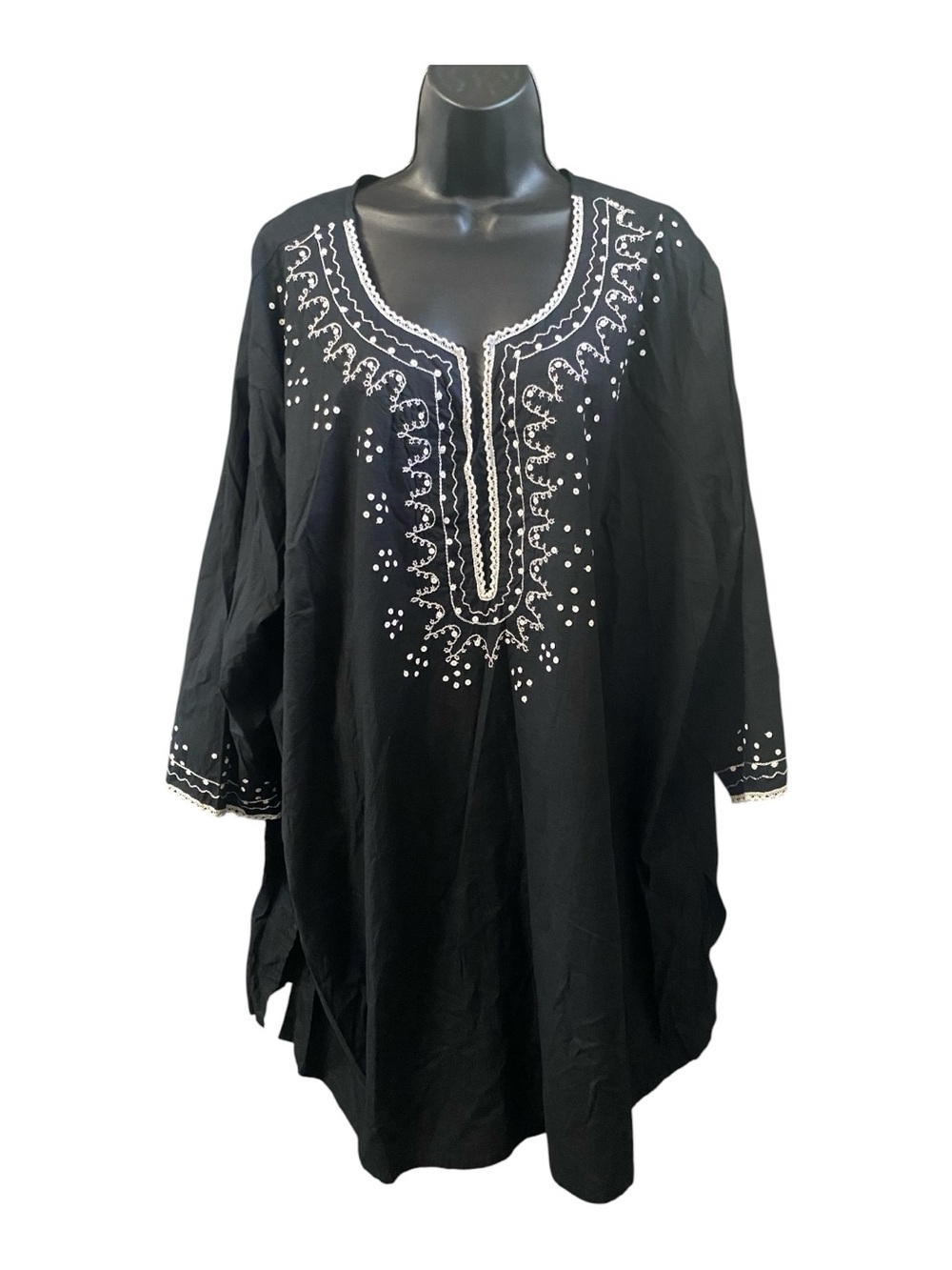 Woman Within Tunic White Embroidery Sequin Accents Split V-Neckline 3/4 Sleeve